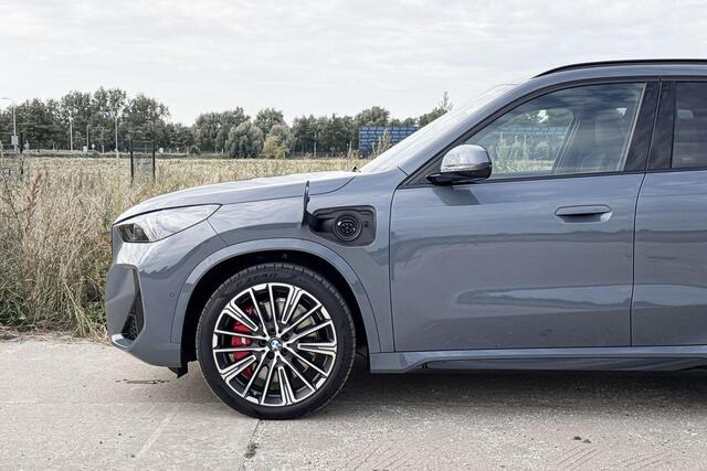 BMW X1 xDrive30e | M Sport | Glazen Panoramadak | Stoelverwarming | Trekhaak |