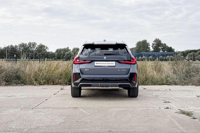 BMW X1 xDrive30e | M Sport | Glazen Panoramadak | Stoelverwarming | Trekhaak |