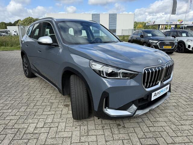 BMW X1 xDrive25e xLine Trekhaak Harman-Kardon Lederen interieur Elek. Stoelverstelling Head-Up Display 19 Inch 360 Gr Camera Keyless Entry