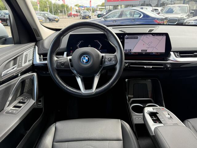 BMW X1 xDrive25e xLine Trekhaak Harman-Kardon Lederen interieur Elek. Stoelverstelling Head-Up Display 19 Inch 360 Gr Camera Keyless Entry