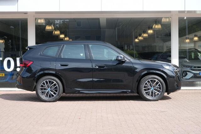 BMW X1 xDrive25e 245pk Aut. M Sport | Navi | Climate | Keyless | Camera | Alcatara | Elektrische Achterklep | Stoelverwarming | PDC