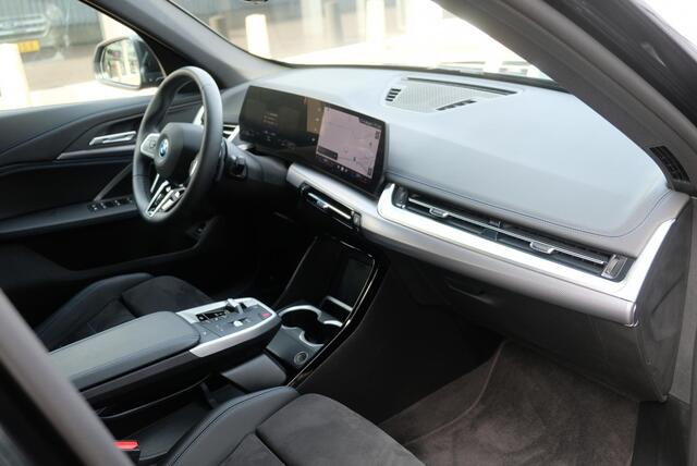 BMW X1 xDrive25e 245pk Aut. M Sport | Navi | Climate | Keyless | Camera | Alcatara | Elektrische Achterklep | Stoelverwarming | PDC