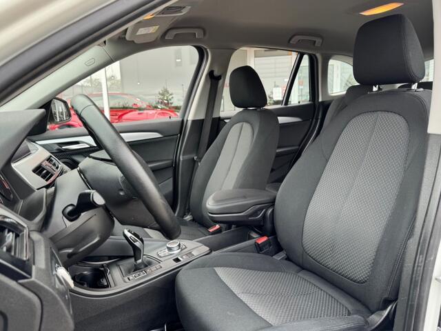 BMW X1 S-DRIVE 1.8 AUT. TREKHAAK LED NAVIGATIE AIRCO LMV PDC