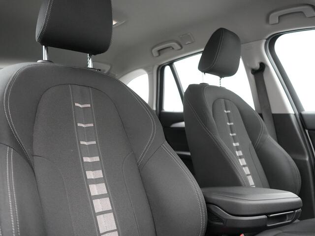 BMW X1 xDrive25e eDrive Edition Plug In Hybrid 220pk Dealer O.H PHEV | Adaptive Cruise | Head Up | Harman Kardon Sound | Stoelverwarming | Camera | Navigatie | DAB |