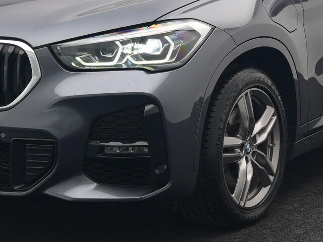 BMW X1 xDrive25e M Sport Plug In Hybrid 221pk PHEV | Trekhaak | Lederen Sportstoelen Verwarmd | Cruise Control | Camera | Sfeerverlichting | Navigatie | DAB |