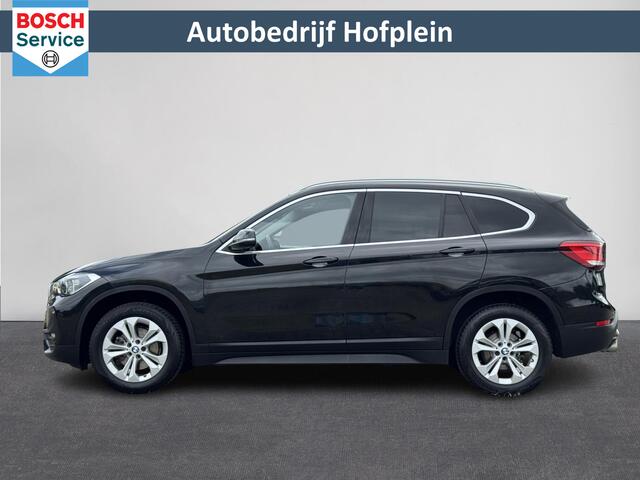 BMW X1 sDrive18iA High Executive | Automaat | Cruise Control | Camera | Navigatie | Stoelverwarming | LM-Velgen | Climate Control | Elektrisch bedienbare Achterklep | Parkeer Sensoren voor en achter | LED Verlichting
