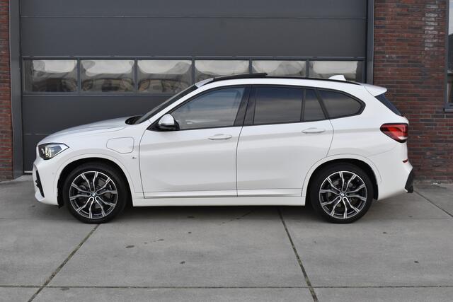 BMW X1 xDrive25e Executive Edition M-pakket Pano - CarPlay - Cruise