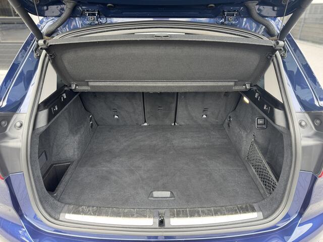 BMW X1 sDrive18i High Executive | Sportstoelen | LED | Keyless | HUD | Trekhaak