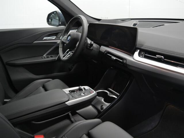 BMW X1 xDrive30e M-Sport | Trekhaak | Harman Kardon | CoPilot | Head-Up Display | Actief stoelen