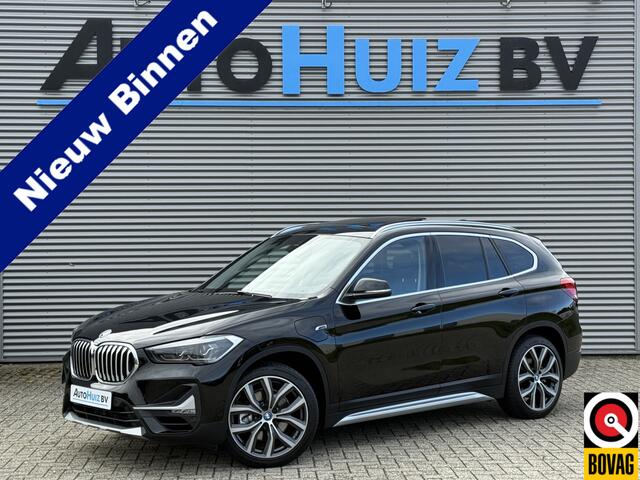 BMW X1 xDrive25e High Executive xLine Panoramadak Elek. Stoelverstelling Lederen Bekleding LED Trekhaak Keyless Entry Carplay Achteruitrijcamera 19 Inch Head-Up Display