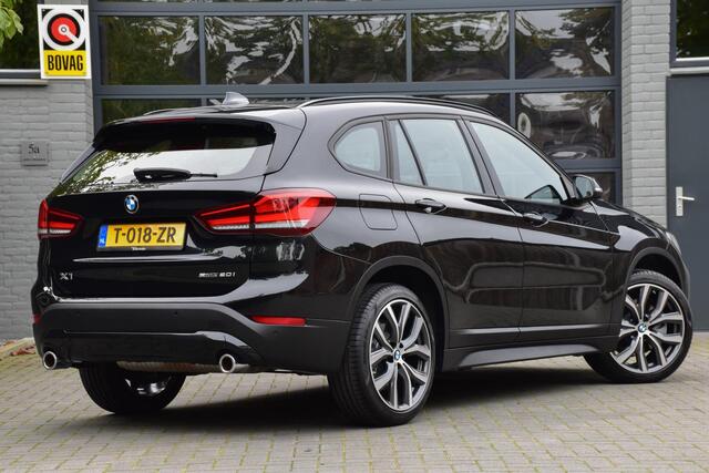 BMW X1 sDrive20i High Executive | Pano | Leer