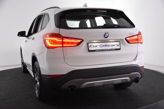 BMW X1 sDrive20i High Executive *Leer*Ambiente*Trekhaak*