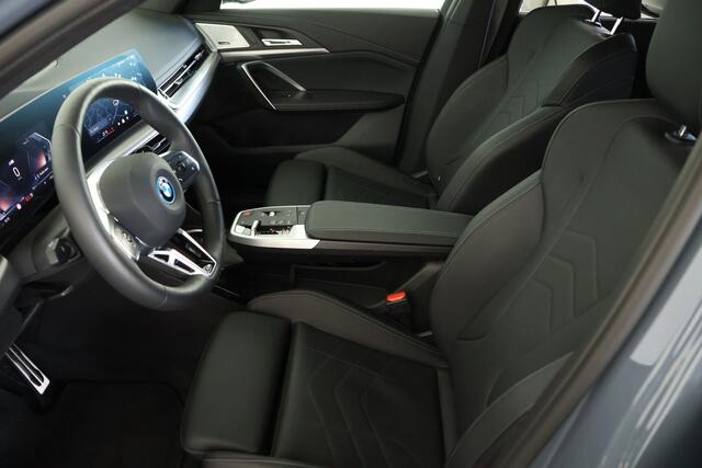 BMW X1 xDrive30e M-Sport / Opendak / Harmankardon / HUD / ACC
