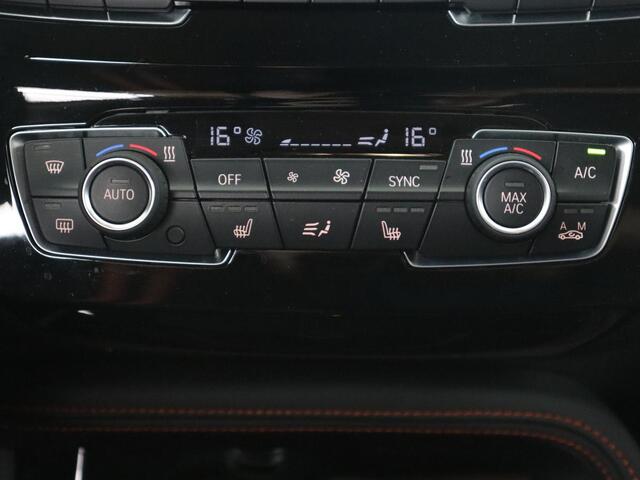 BMW X1 xDrive25e Sport Line | Stoelverwarming | Camera | Full LED | Sportstoelen | Keyless | Navigatie | Climate control | Parkeerhulp | Cruise control | DAB | Bluetooth