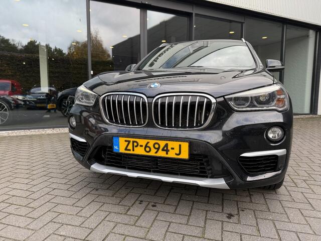 BMW X1 sDrive20i 192pk High Exe,Pano,LED,Sportleer,HUD,NaviPro,Stoelverw,Clima,Cruise,Camera