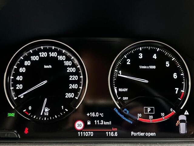 BMW X1 sDrive20i Orange Edition III | Panoramadak | Leder | Head-Up | Trekhaak | NL auto|