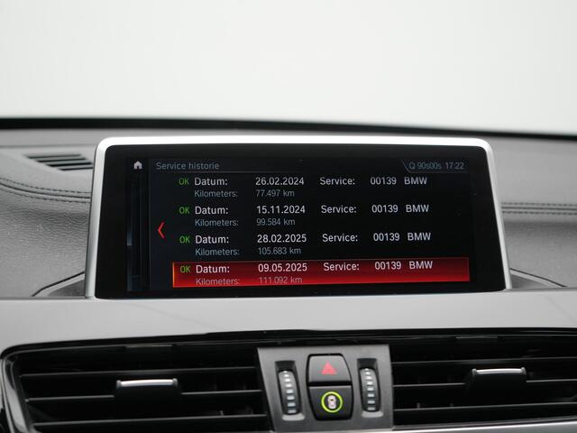 BMW X1 xDrive25e Sportline Plug In Hybrid 221pk Dealer O.H PHEV | Navigatie | Sfeerverlichting | LED Koplampen | Sportstoelen Verwarmd | DAB | 18"L.M |