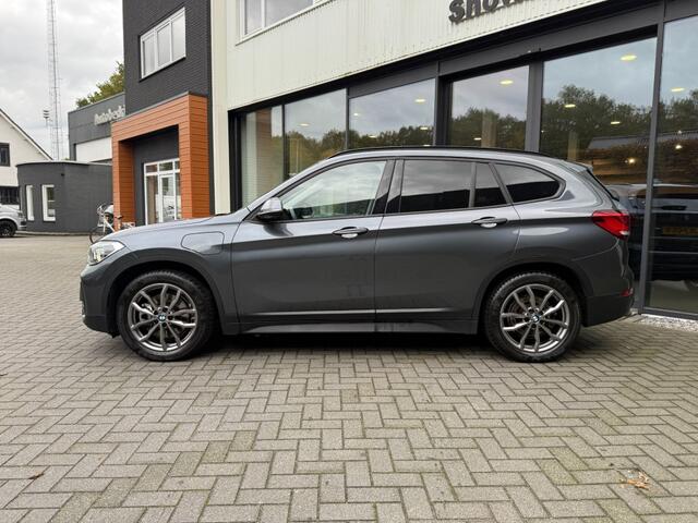 BMW X1 xDrive25e High Exe,LED,HeadUp,Leer,Stoelverw,Clima,NaviPro,Camera
