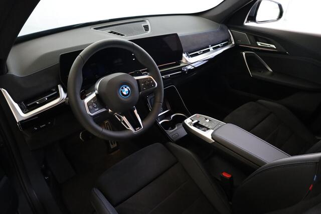 BMW X1 xDrive25e M Sportpakket Pro | Panoramadak | Harman Kardon | Trekhaak