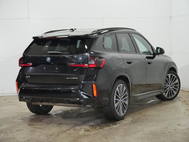 BMW X1 xDrive30e | M-Sport | Trekhaak | 20" | Panorama | Actief zetel | Head up | Harman/kardon