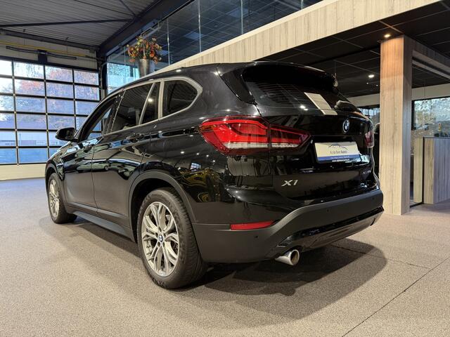BMW X1 xDrive25e High Executive Sportline | Panorama | Camera | HUD | 4x4 | Stoelverwarming
