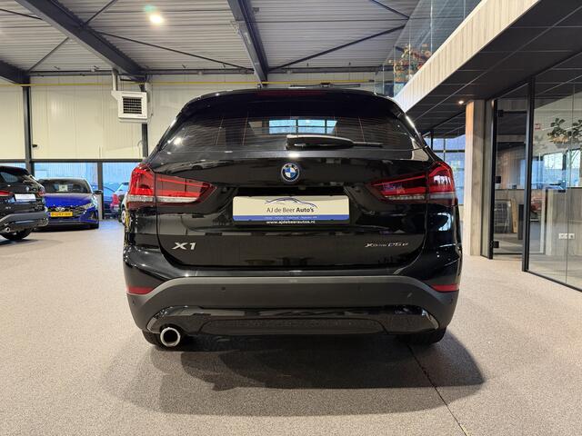 BMW X1 xDrive25e High Executive Sportline | Panorama | Camera | HUD | 4x4 | Stoelverwarming