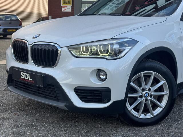 BMW X1 sDrive20i Executive // LEDEREN BEKLEDING // MEMORY SEAT // ELEK. ACHTERKLEP // NAVI // CAMERA // CRUISE //