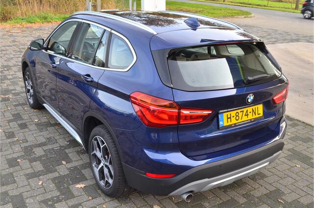 BMW X1 sDrive18i High Executive Achteruitrij camera Head up Display Elek.Verst. Stoelen. Leer Stoelverw. Trekgewicht 1700kg