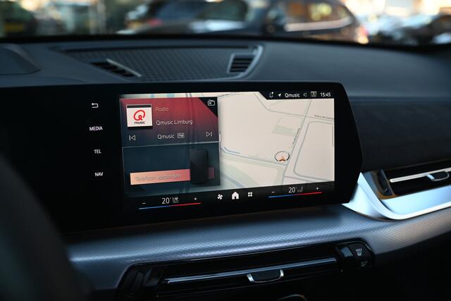 BMW X1 xDrive25e High Executive M Sport Automaat / Panoramadak / Trekhaak / Sportstoelen / M Adaptief onderstel / Comfort Access / Parking Assistant Plus / Head-Up / Harman-Kardon