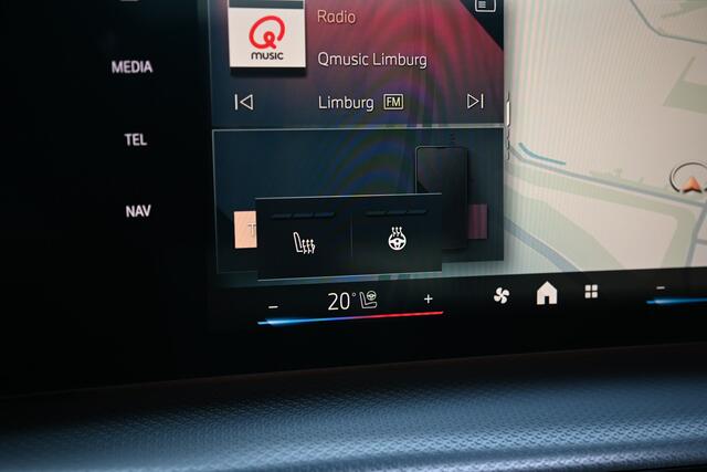 BMW X1 xDrive25e High Executive M Sport Automaat / Panoramadak / Trekhaak / Sportstoelen / M Adaptief onderstel / Comfort Access / Parking Assistant Plus / Head-Up / Harman-Kardon