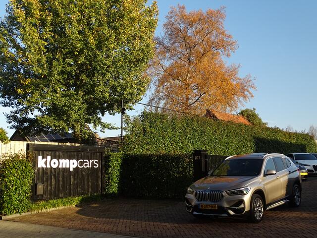 BMW X1 sDrive20i X-Line | Zwarte hemel | Pano | M-Sport stuur | Camera | Leer | Gr.NAV | Stoelverw.
