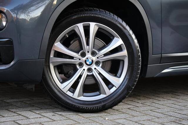 BMW X1 sDrive18i Sportline | AUT | Navi | LED | Keyless | Adap Criuise | Afn trekhaak | Stuurwielverwarming | DAB | Sportstoelen | Auto achterklep | etc.