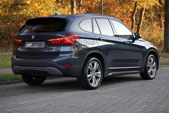 BMW X1 sDrive18i Sportline | AUT | Navi | LED | Keyless | Adap Criuise | Afn trekhaak | Stuurwielverwarming | DAB | Sportstoelen | Auto achterklep | etc.
