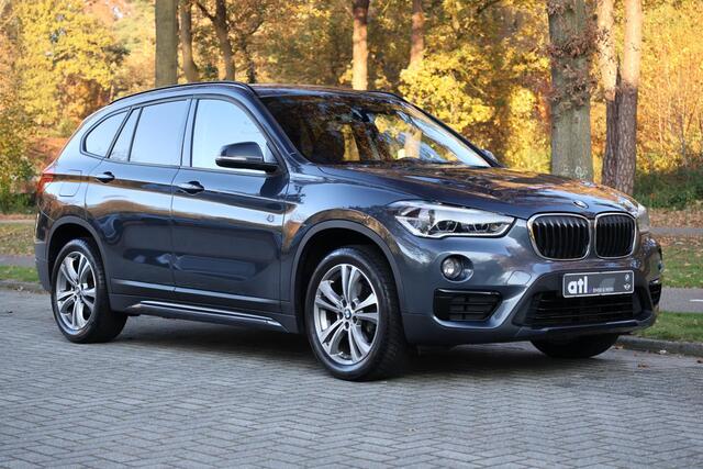 BMW X1 sDrive18i Sportline | AUT | Navi | LED | Keyless | Adap Criuise | Afn trekhaak | Stuurwielverwarming | DAB | Sportstoelen | Auto achterklep | etc.
