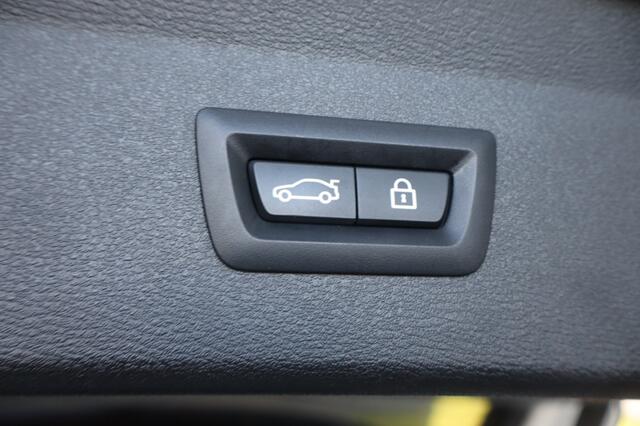 BMW X1 sDrive18i M Sport | Schuifdak | Camera | Stoelverwarming