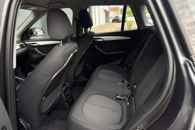 BMW X1 xDrive25e | Elektrische Klep | PDC V + A | LED | Apple Carplay | DAB | 15x op voorraad !