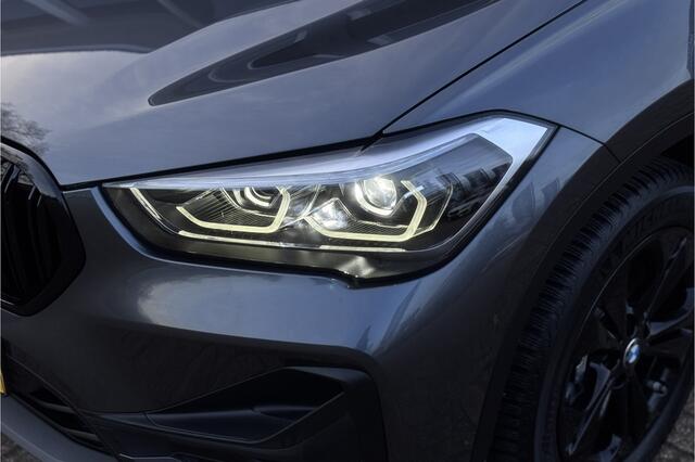 BMW X1 xDrive25e | Leder | Elektrische Klep | PDC V + A | LED | Apple Carplay | DAB | 15x op voorraad !