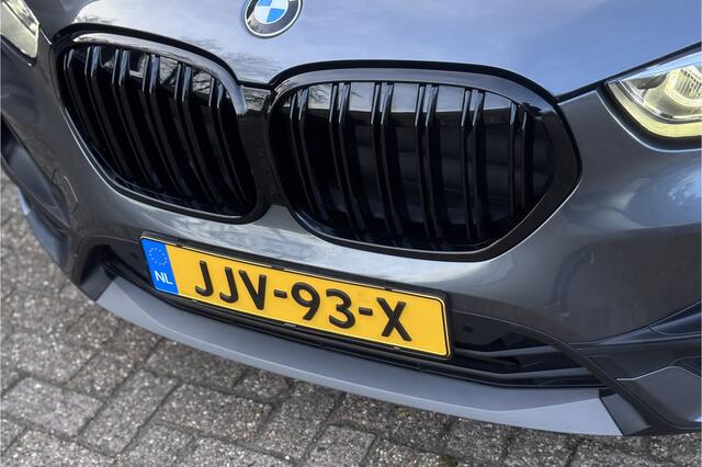 BMW X1 xDrive25e | Leder | Elektrische Klep | PDC V + A | LED | Apple Carplay | DAB | 15x op voorraad !