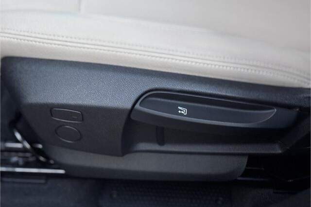 BMW X1 xDrive25e | Leder | Elektrische Klep | PDC V + A | LED | Apple Carplay | DAB | 15x op voorraad !