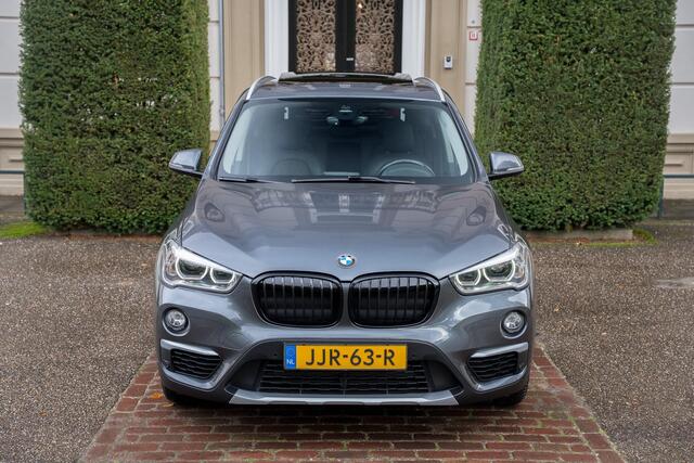 BMW X1 xDrive20i High Executive PANO | MEMORY | KEYLESS | STUURVERWARMING | 2E EIGN