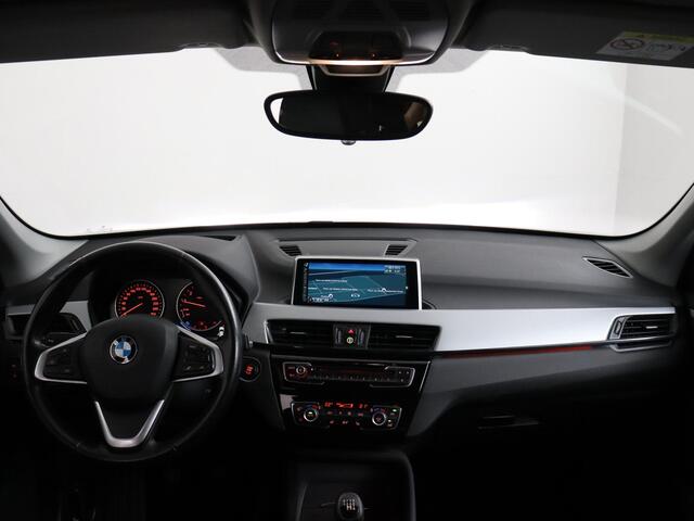 BMW X1 sDrive18i Centennial High Executive | Navigatie | LED | Trekhaak!