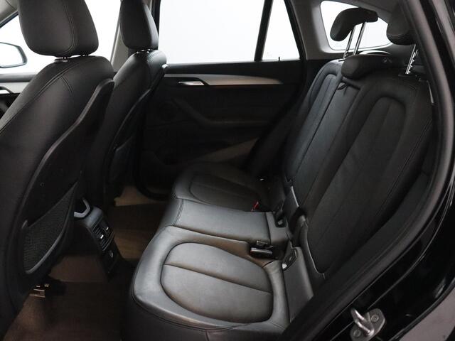 BMW X1 sDrive18i Centennial High Executive | Navigatie | LED | Trekhaak!