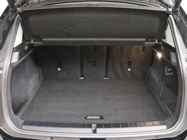 BMW X1 sDrive18i Centennial High Executive | Navigatie | LED | Trekhaak!