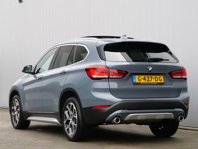 BMW X1 sDrive20i VDL Nedcar Edition 192 Pk Automaat Navigatie / DAB / Camera / Pano-dak / Leer