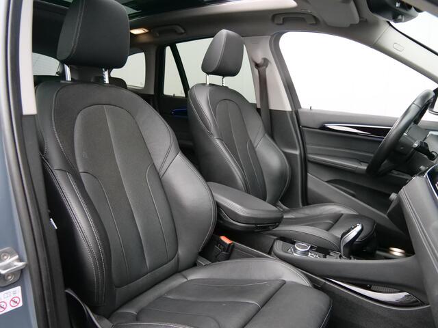 BMW X1 sDrive20i VDL Nedcar Edition 192 Pk Automaat Navigatie / DAB / Camera / Pano-dak / Leer