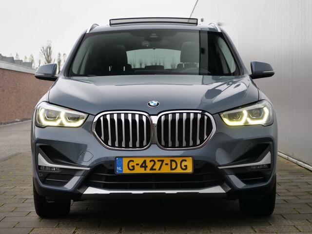 BMW X1 sDrive20i VDL Nedcar Edition 192 Pk Automaat Navigatie / DAB / Camera / Pano-dak / Leer