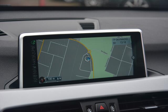 BMW X1 sDrive20i Centennial High Executive | Navigatie | HUD | Leer | Xenon | Stoelverwarming | NL auto!! | Nederlandse auto 124898 NAP dealeronderhouden zeer compleet nette auto
