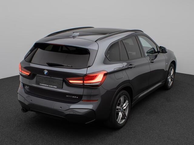 BMW X1 xDrive25e M-SPORT ** ADAPT. LED, ADAPT. CRUISE, NAVI+, PANORAMA, VERW. STUUR, 18-inch LMV ** 1e EIG - UNFALLFREI ** ** INFORMEER OOK NAAR ONZE AANTREKKELIJKE FINANCIAL-LEASE TARIEVEN **