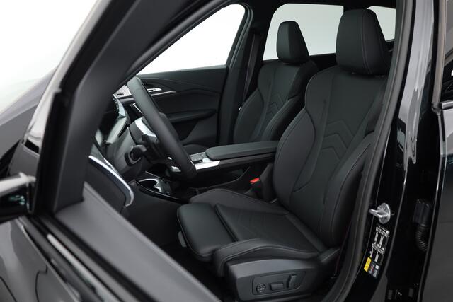 BMW X1 xDrive30e M Sport | Pano | HUD | 360cam | H&K | Elek. Stoelen | Adapt. Cruise | 20''