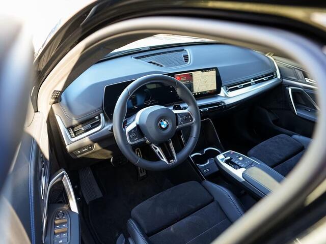 BMW X1 sDrive18iA M-SPORT ** ADAPT. LED, NAVI+, PANORAMA, TREKH, 19-inch LMV, M-REMMEN ** 1e EIG - Ex BMW-AG - UNFALLFREI ** ** INFORMEER OOK NAAR ONZE AANTREKKELIJKE FINANCIAL-LEASE TARIEVEN **